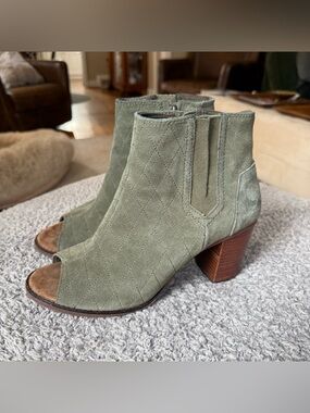 Toms Majorca Peep Toe Women Open-Toe Suede Green Boots 8.5
